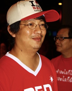 Sombat Boonngam-anong at the red-shirt rememberence gathering